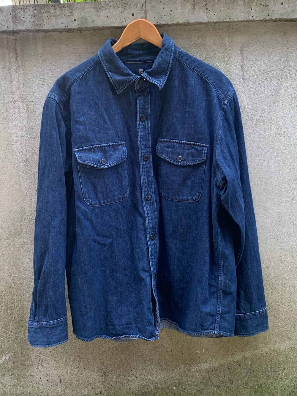 Uniqlo Men's Indigo Denim Button Front Shirt size XL